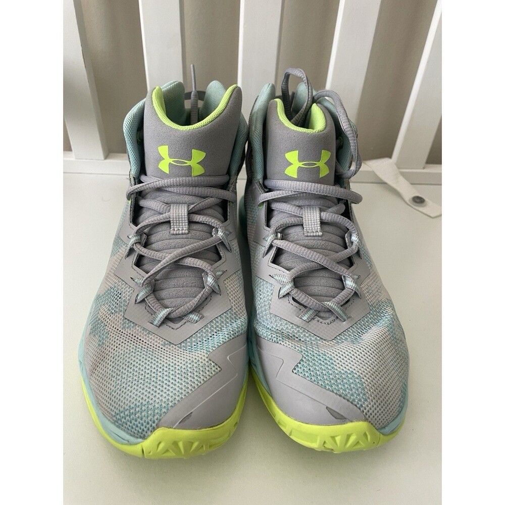 Under Armour Curry Youth Kids Size  5.5 basketball Shoes